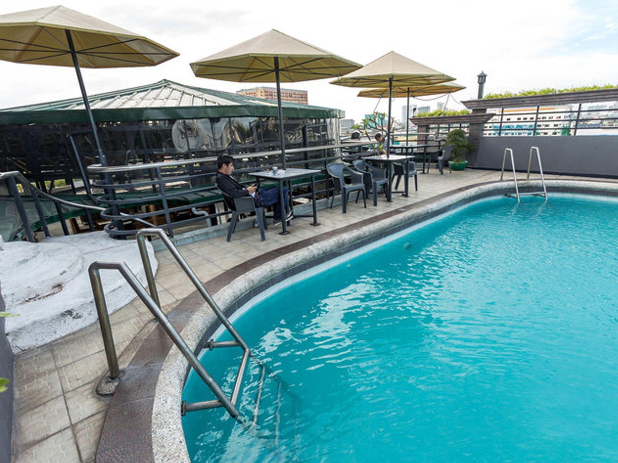 Urban Travellers Hotel Pasay Exterior photo