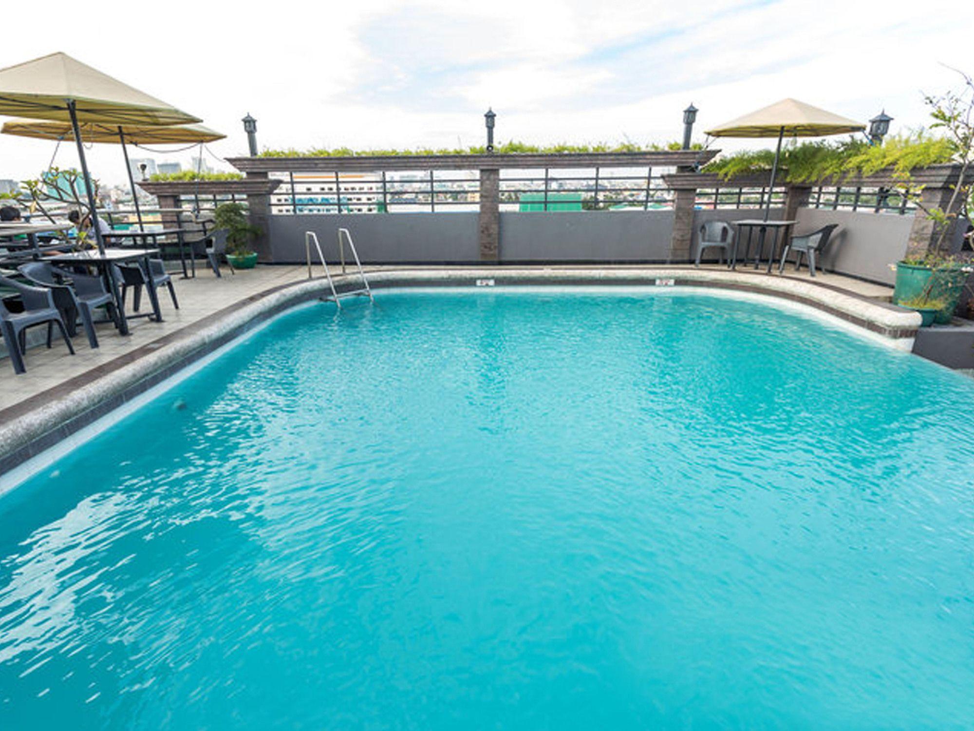 Urban Travellers Hotel Pasay Exterior photo