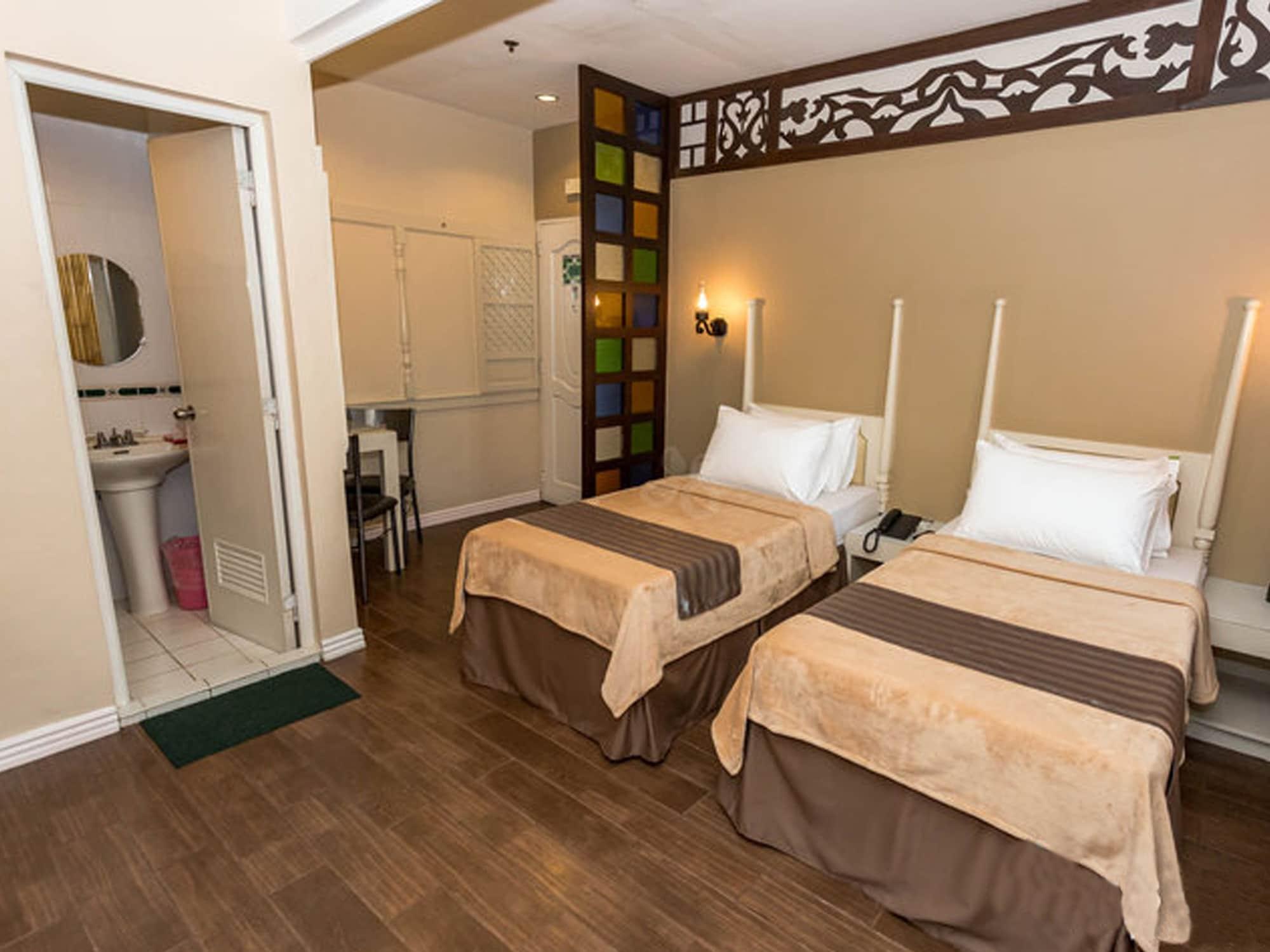 Urban Travellers Hotel Pasay Exterior photo