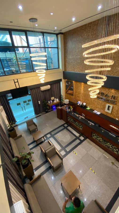 Urban Travellers Hotel Pasay Exterior photo