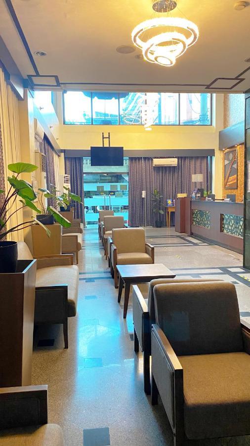 Urban Travellers Hotel Pasay Exterior photo