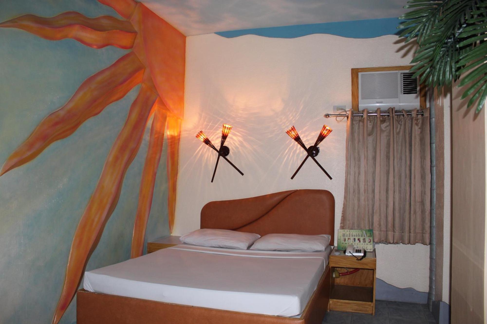 Urban Travellers Hotel Pasay Exterior photo