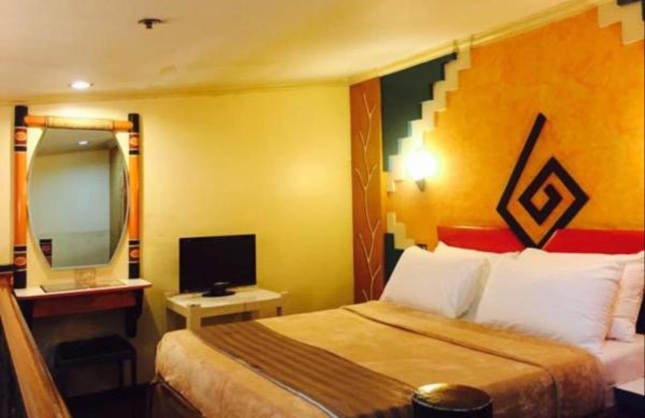 Urban Travellers Hotel Pasay Exterior photo