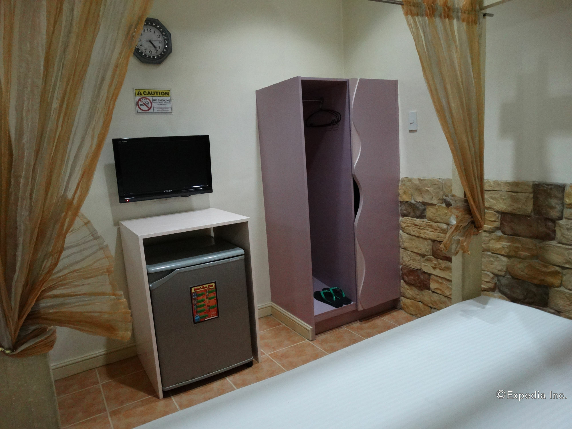 Urban Travellers Hotel Pasay Exterior photo