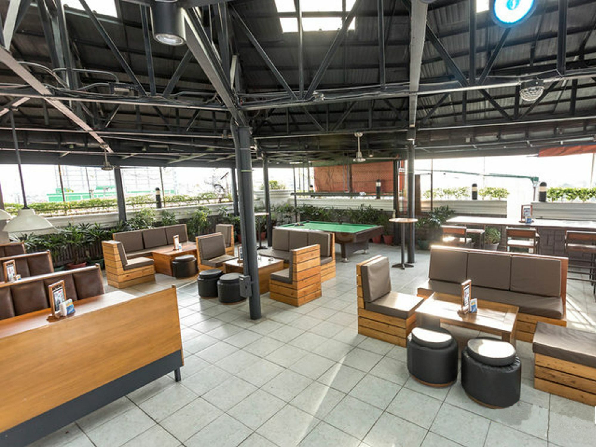 Urban Travellers Hotel Pasay Exterior photo