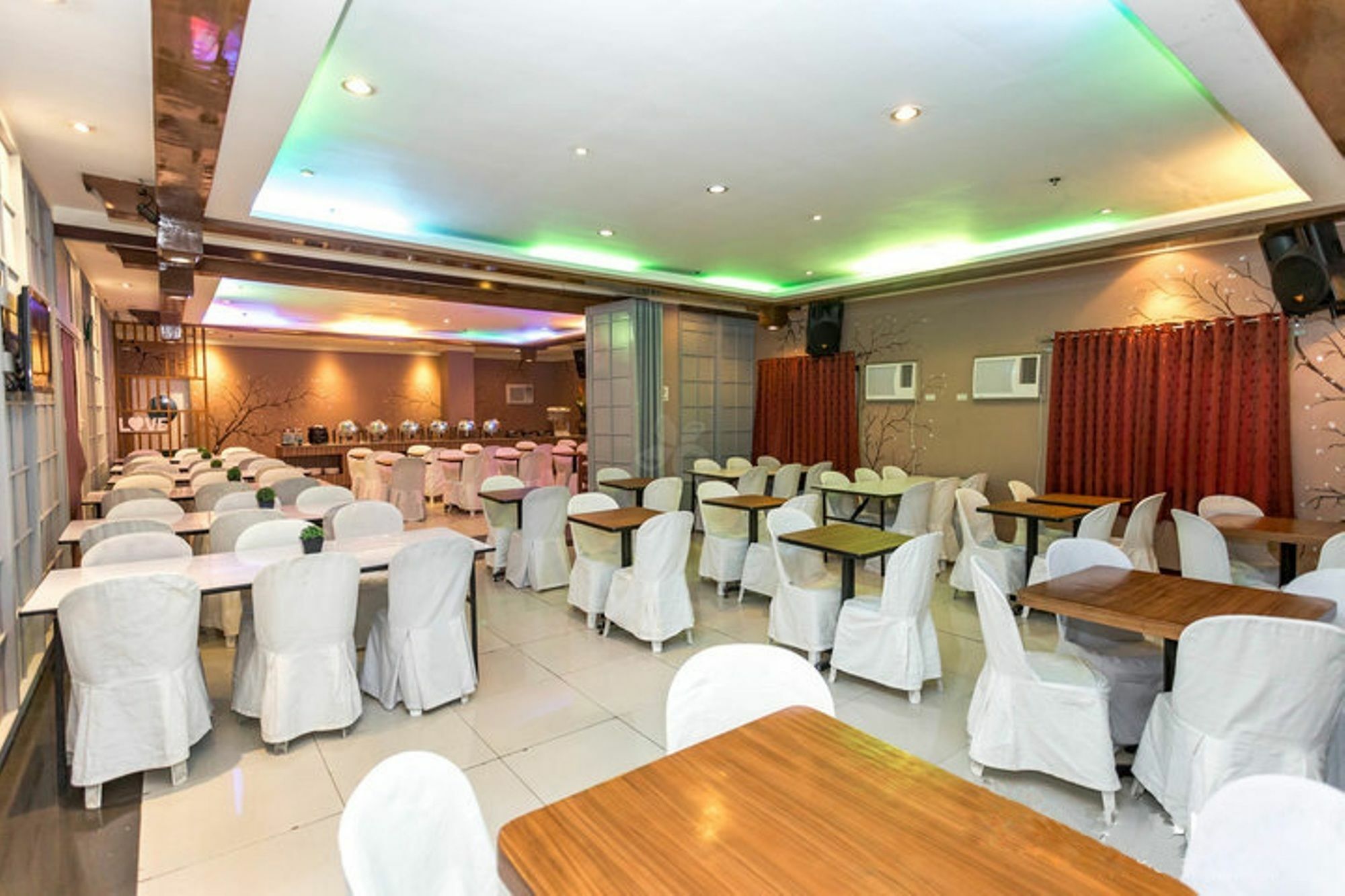 Urban Travellers Hotel Pasay Exterior photo