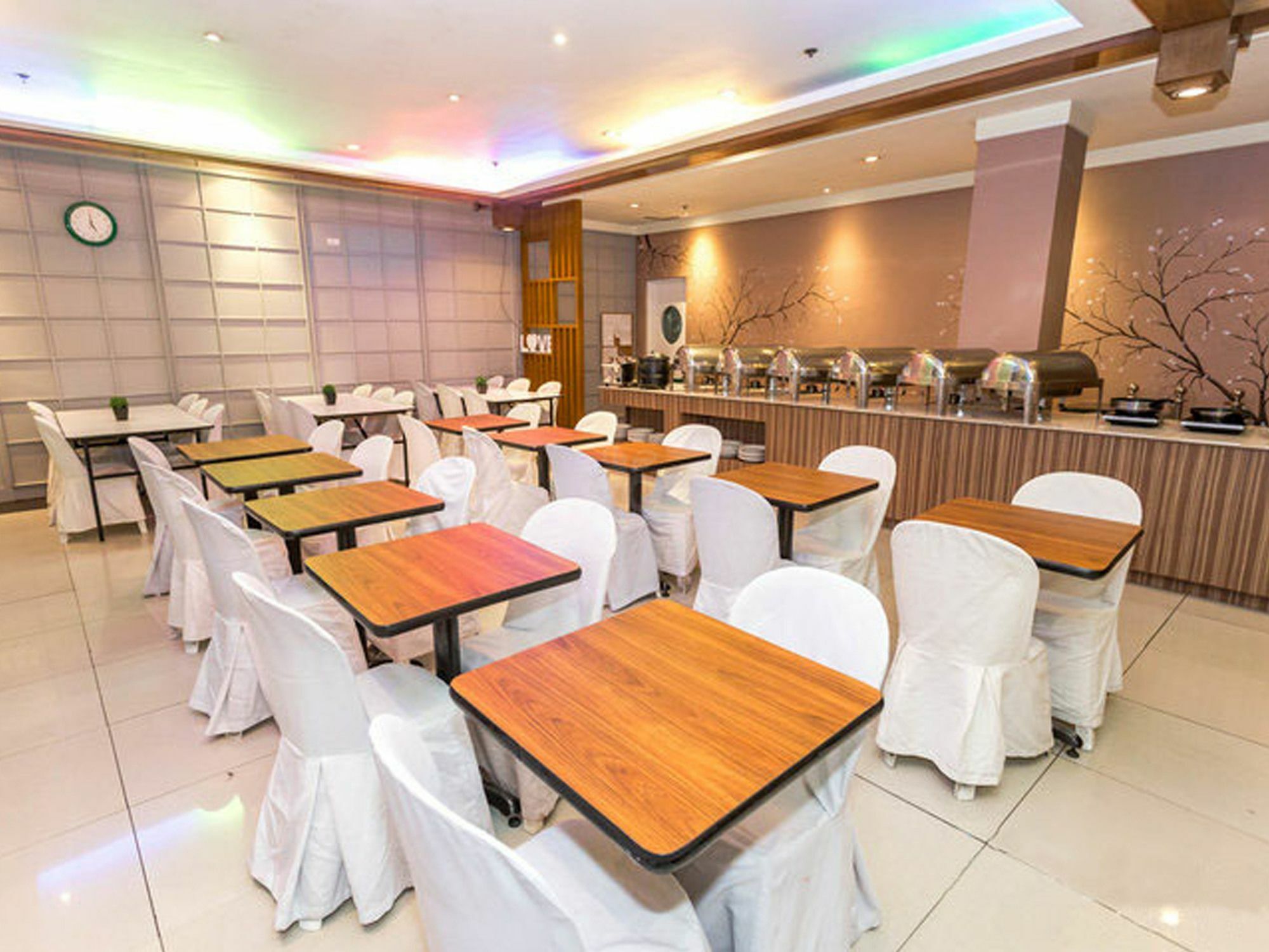 Urban Travellers Hotel Pasay Exterior photo
