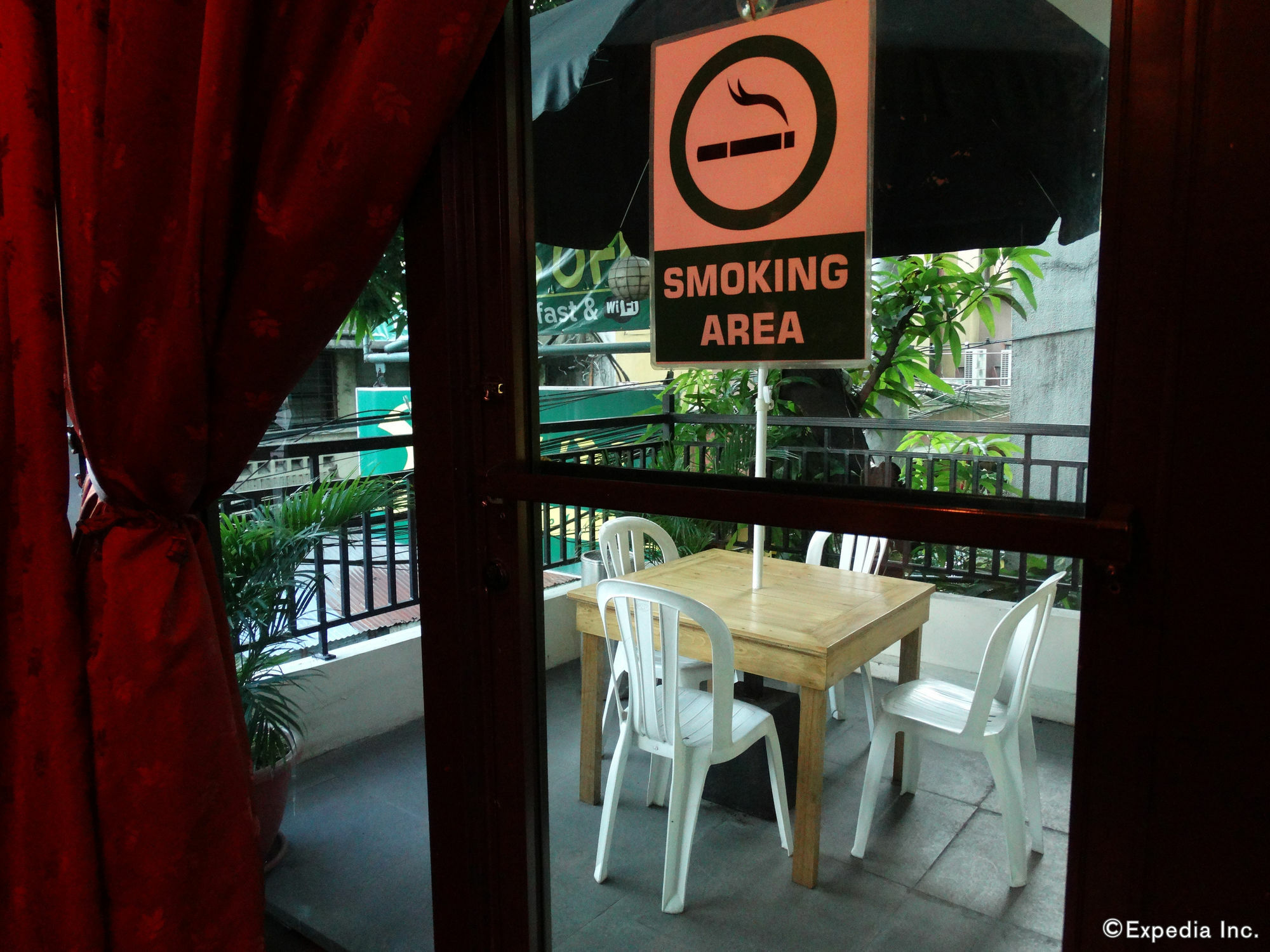 Urban Travellers Hotel Pasay Exterior photo